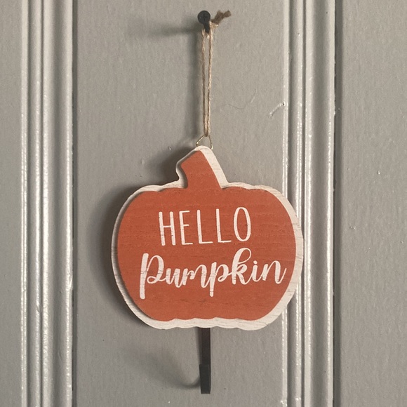 NWT- Set of Hello Pumpkin Decorations- Wood Rolling Pin Sign & Wall Hanger Hook - Picture 13 of 16